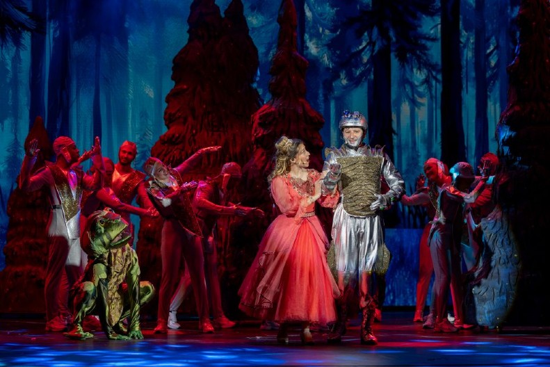 SPEKTAKULARNA BAJKA KOJA ĆE OSVOJITI SVE GENERACIJE Zavirite u magični svet novog mjuzikla Teatra Odeon „Ivica i Marica“!