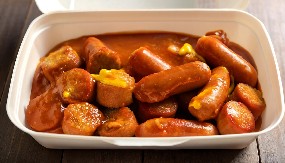 Čuvena nemačka kobasica se slabo prodaje – pojelo ju je vreme