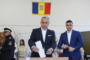 RUMUNIJA JE IZABRALA PREDSEDNIKA? Značajno vođstvo nakon 73 odsto izbrojanih glasova u drugom krugu