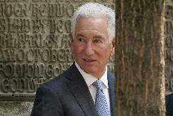 KUŠNEROVI SVE BLIŽE SRBIJI Otac Trampovog zeta proglašen za ambasadora SAD u Francuskoj