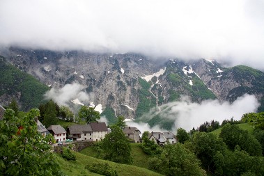 STANOVNICIMA SELA PRETI UŽAS, PLANINA SAMO ŠTO SE NE OBRUŠI! Panika zavladala: ''Pripremamo se na najgore'' (VIDEO)