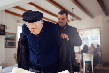 NEPOŠTOVANJE RODITELJA JE GREH KOJI VAM UNIŠTAVA ŽIVOT Ne ignorišite ovu važnu životnu lekciju, strašnije je nego što mislite!