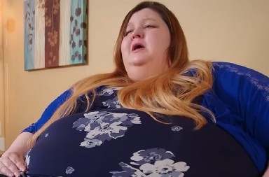 SRPKINJA ZBOG GOJAZNOSTI NE MOŽE NI DA SE ISTUŠIRA Prejeda se krišom i moli Boga da ne umre, samo jedna stvar može da joj promeni život!