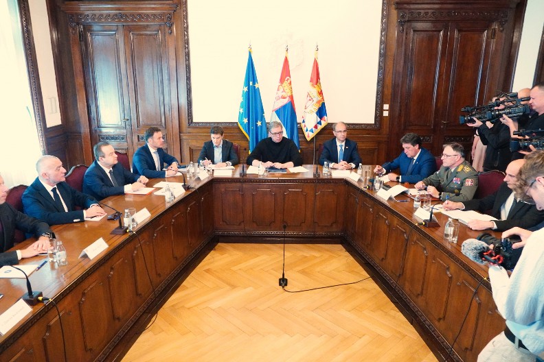 EVO ŠTA PIŠE U NON-PEJPERU Zapad naredio udar na Srbe!