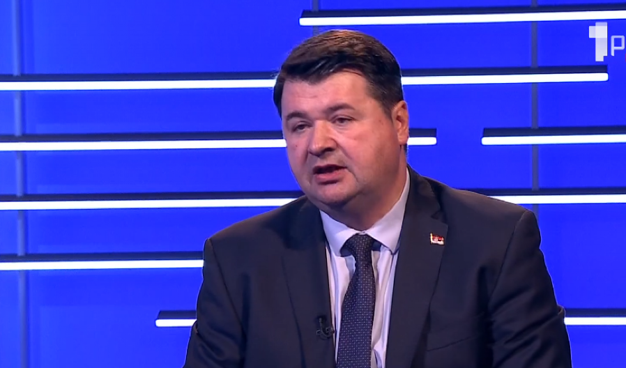 "POTPIS REKTORA ĐOKIĆA JE ISTORIJSKI SKANDAL" Profesor Petrov: To je materijalni dokaz u korist krivične prijave protiv njega! (VIDEO)