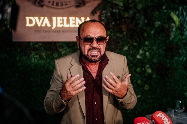 SLUČAJNO JE ČUO HIT ''KRALJICA TROTOARA'' Mile Kitić otkrio da njemu pesma nije bila namenjena