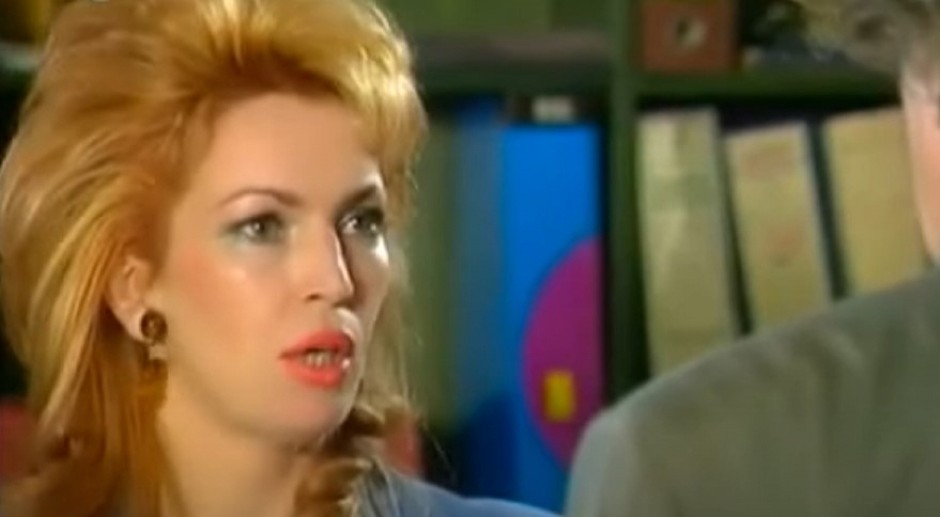 OBOŽAVALI STE U ULOZI ATRAKTIVNE SEKRETARICE BEBE IZ "SREĆNIH LJUDI", A ONDA NESTALA Gde je i šta radi glumica Gordana Bjelica?