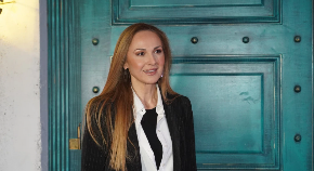 NIKO NIJE ZNAO DA JE OVA PEVAČICA SESTRA ALEKSANDRE RADOVIĆ! Neverovatno koliko liče (FOTO)