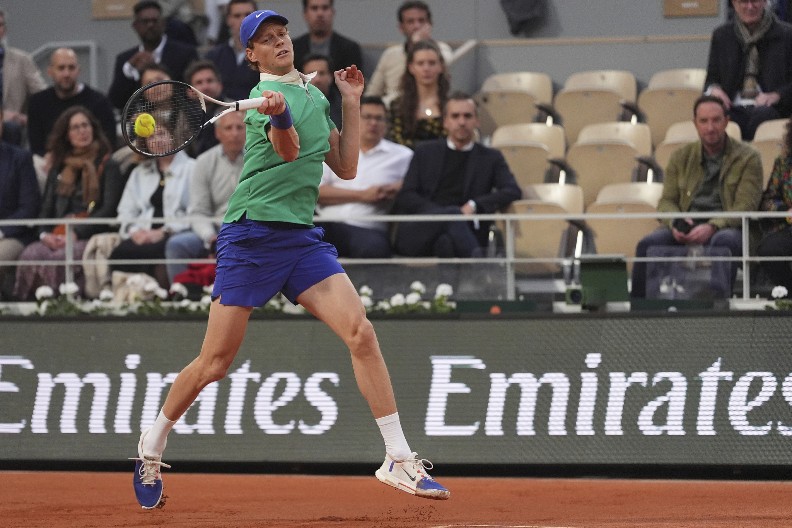 NIJE BAŠ BLISTAO Siner se mučio, ali prošao u drugo kolo Rolan Garosa