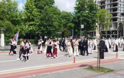 BANJALUKA SLAVI SPASOVDAN, VELIKI BROJ VERNIKA U LITIJI: Poručili da su jedinstvo, tradicija i sloga garant opstanka srpskog naroda (FOTO)