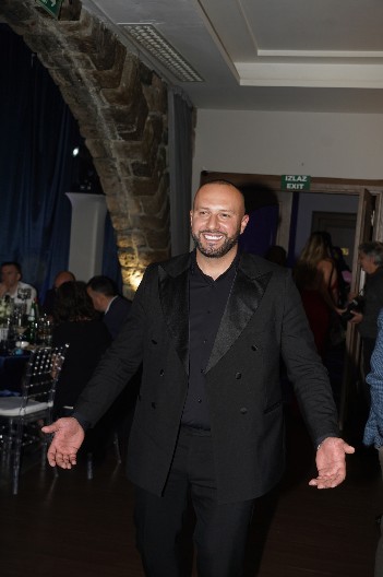 DADO POLUMENTA U KANDŽAMA POROKA Potrošio sve pare, a onda se sve preokrenulo preko noći