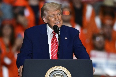 TRAMP OTKRIO ŠTA JE REKAO MAKRONU NAKON ŠAMARA Niko nije očekivao ovo od američkog predsednika