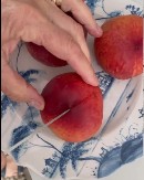 Bakin savet zlata vredan: Kako da vam tvrde breskve sazru za noć