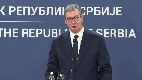 VUČIĆ PORUČIO CENTRIMA MOĆI U ZAGREBU, SARAJEVU I PRIŠTINI Srećna Nova, džabe se nadate, vlast u Srbiji nećete promeniti!