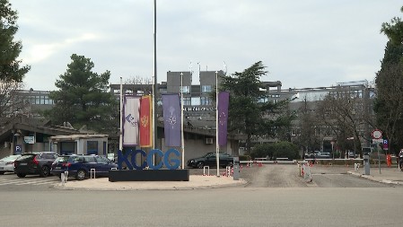 ULICE PUSTE, ZASTAVE NA POLA KOPLJA Tuga obavila Cetinje, oglasila se policija: Nećemo saopštiti imena ubijenih