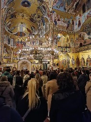 PODGORIČANI MOLITVENO ISPRATILI STRADALE CETINJANE: Na stotine građana prisustvovalo pomenu u Sabornom hramu