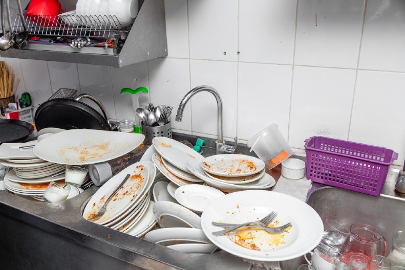 ŠTA PRLJAVO KUPATILO I NEUREDNA KUHINJA GOVORE O VAMA? Haos u kući otkriva vaše skrivene psihološke probleme