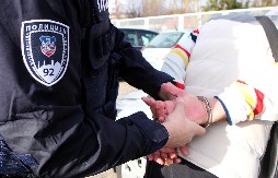 MLADIĆ IZ AFRIKE UHAPŠEN NA NOVOM BEOGRADU Godinu dana bežao od policije zbog lažnih dokumenata