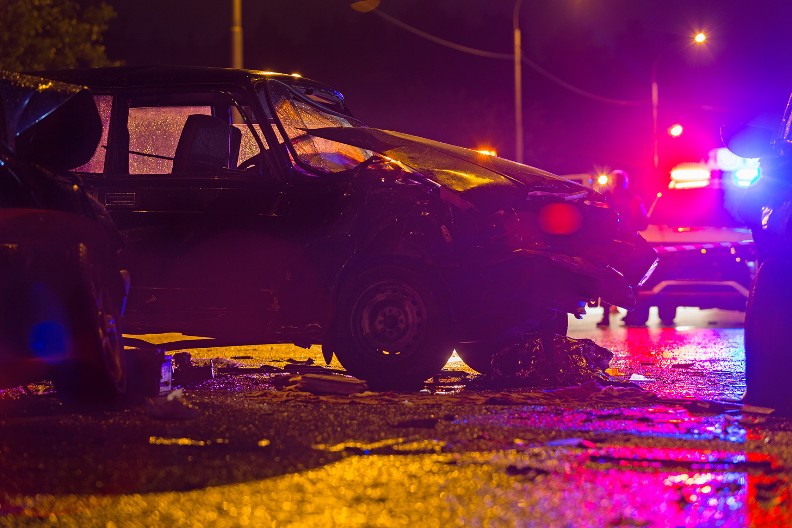 TROJE DECE ZBRINUTO U BOLNICI ZBOG LANČANOG SUDARA Magla izazvala stravičnu nesreću kod Brestovca