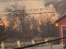 BUKTI POŽAR NA DEPONIJI U VALJEVU! Meštani u panici, vatra se od sinoć ne stišava (FOTO)