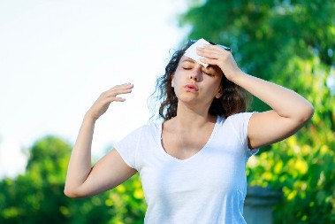 KAD JE VRUĆE, JEDITE OVE 4 NAMIRNICE Hrana koja hladi organizam će vas zasititi i osvežiti