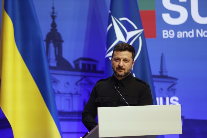 HLADAN TUŠ ZA ZELENSKOG Šef NATO pokopao sve planove Kijeva