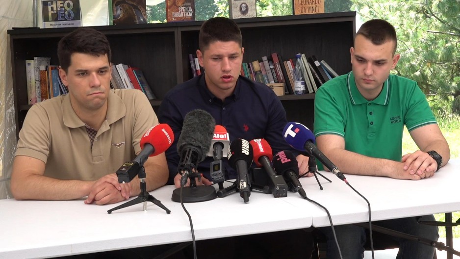 BILI SMO ŽRTVE FAŠISTIČKOG NAPADA Pavlović: Ono što se dešavalo tridesetih u Beču i Minhenu desilo se 2025. u Beogradu (VIDEO)