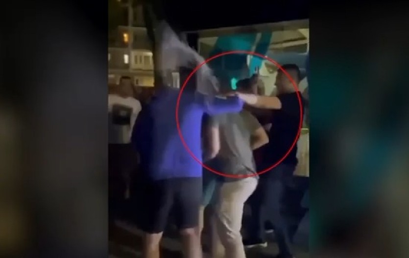 PUNA LIMENKA PRAVO U GLAVU! Isplivao snimak najbrutalnijeg fašističkog napada na Miloša Pavlovića (VIDEO)