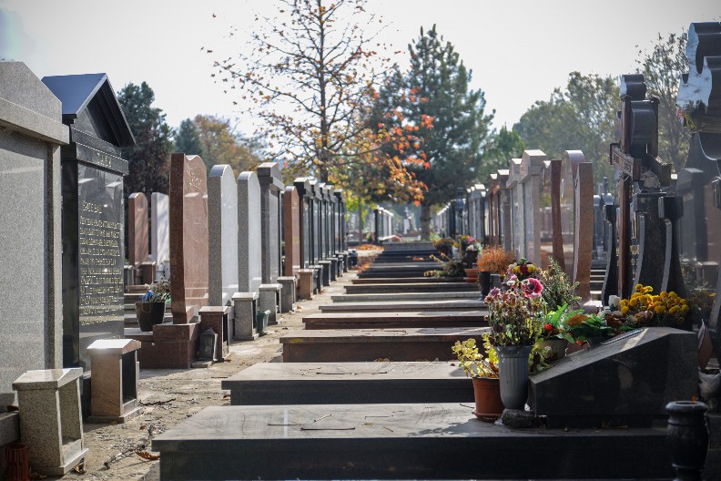 VAŽNO OBAVEŠTENJE ZA ZADUŠNICE Svi posetioci grobalja treba da se pridržavaju sledećih pravila