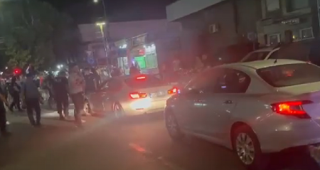 BLOKADERI ŠAMARALI NOVINARE, PRE TOGA IH ZAROBILI Teror je trajao cele večeri u Kosjeriću