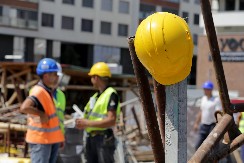 NEMAČKA INDUSTRIJA GUBI TLO POD NOGAMA 100.000 radnih mesta nestalo za godinu dana