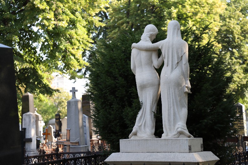 NOVI VOĐENI OBILAZAK NOVOG GROBLJA IZ SERIJALA STVARALI SU PEROM I DUŠOM – U SVETU BRALE NEMA LJUBAVI