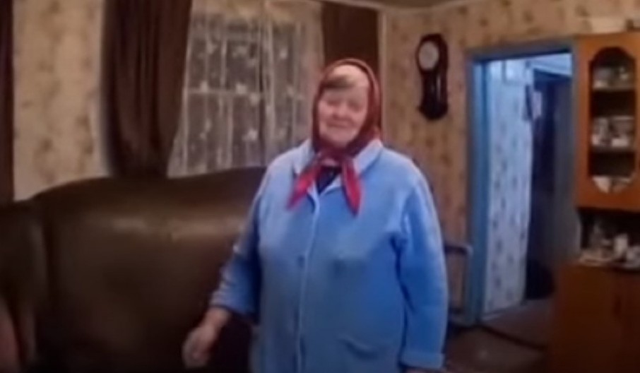 PA ŠTA JE OVO, ŽENO BOŽJA?! Baka u stanu drži zver od 3 tone, snimak šokirao svet! (VIDEO)