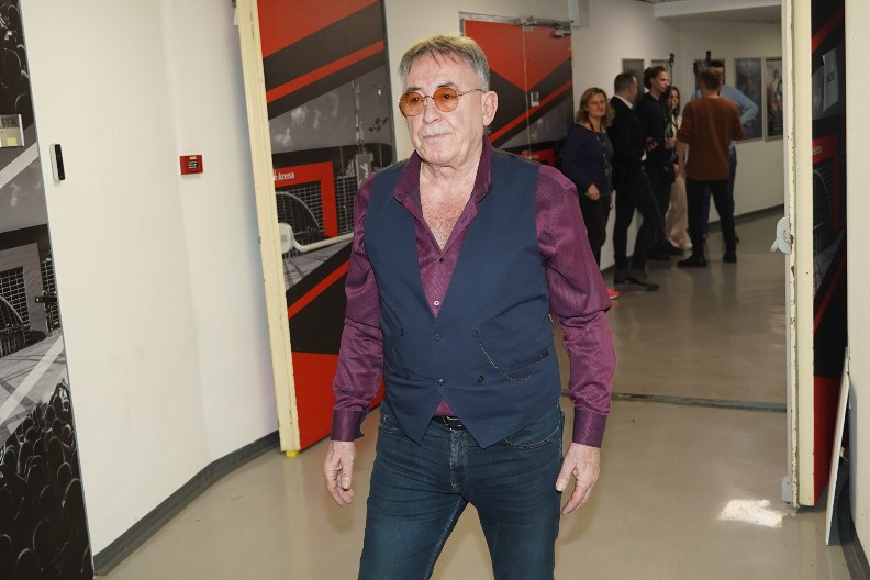 OVA BOMBETINA JE DEVOJKA MIME KARADŽIĆA 36 godina je mlađa od njega, od njenog izgleda boli glava (FOTO)