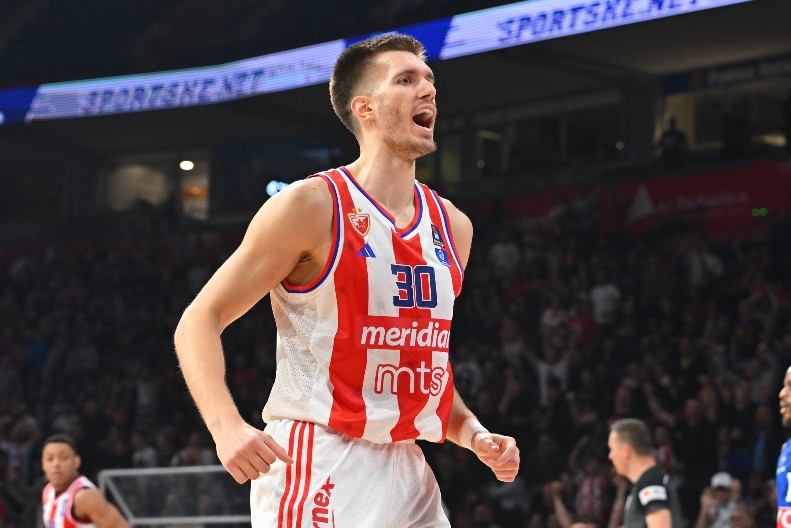 SITUACIJA SE DODATNO KOMPLIKUJE Petrušev se vraća u Olimpijakos?! Isplivali novi detalji