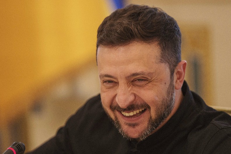 Zelenski zahvalio Vučiću na inicijativi za obnovu ukrajinskih naselja