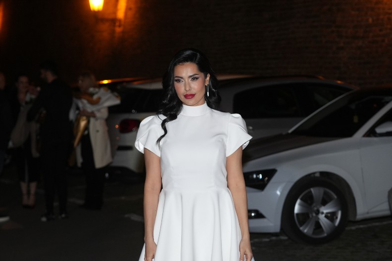 TANJI SAVIĆ SLOMLJENO SRCE Pevačica nije mogla više da ćuti, u sve umešana Mukijeva majka