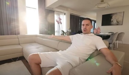 "ZBOG NJEGA BI MOGLI I MENI DA UGASE KANAL" Srpski jutjuber van sebe zbog Bake Praseta