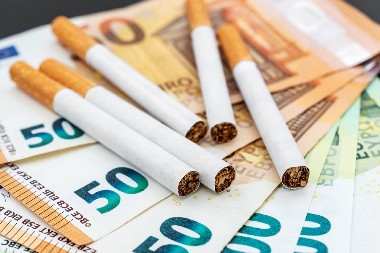 NOVI UDARAC PO DŽEPU ZA SVE PUŠAČE Cigarete skuplje, planirani zakon već razbesneo Evropu