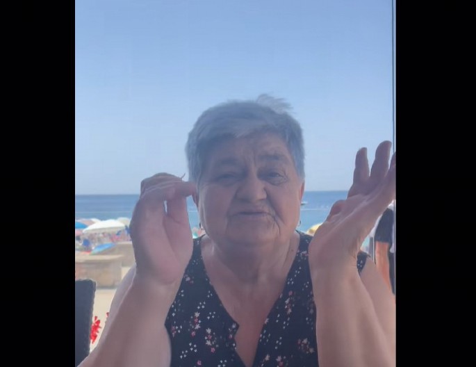 DUŠANKA JE ODVELA BAKU PRVI PUT NA MORE Samo da joj vidite izraz lica, niko ne može da ostane ravnodušan!