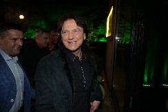 MOLIM? OVO JE MLAĐA ĆERKA ZDRAVKA ČOLIĆA Sinoć zablistala na maturi, svi kažu bila najlepša, a šta kažete vi?