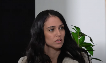 MAHRINA HITNO PRIKLJUČENA NA INFUZIJU! Pevačica završila u bolnici, fanovi zabrinuti (FOTO)