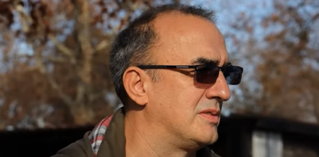 UŽAS! Ideolog blokadera Gruhonjić pozvao srpsku decu da se odreknu očeva! Srbe predstavlja kao isključive zločince!