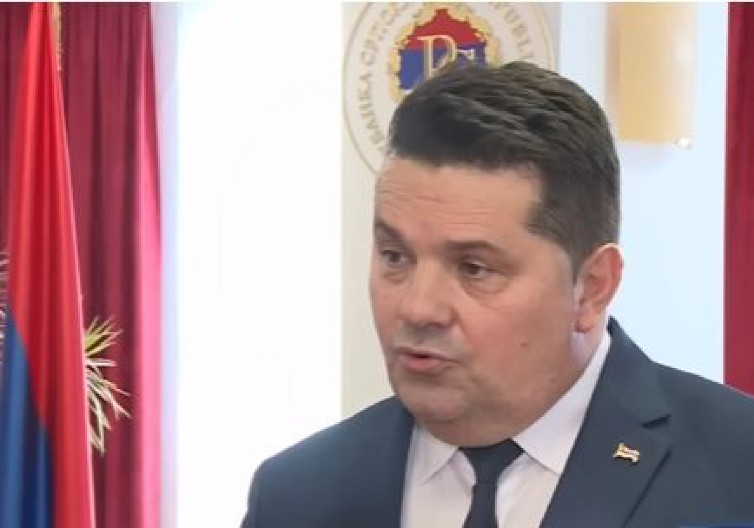POHVALNA JE VUČIĆEVA OPREZNOST Stevandić o blokadama: Moraš biti bezobzirni licemer da na Vidovdan pozivaš na okupljanje sa ciljem međusrpskih obračuna ili nasilnog dolaska na vlast