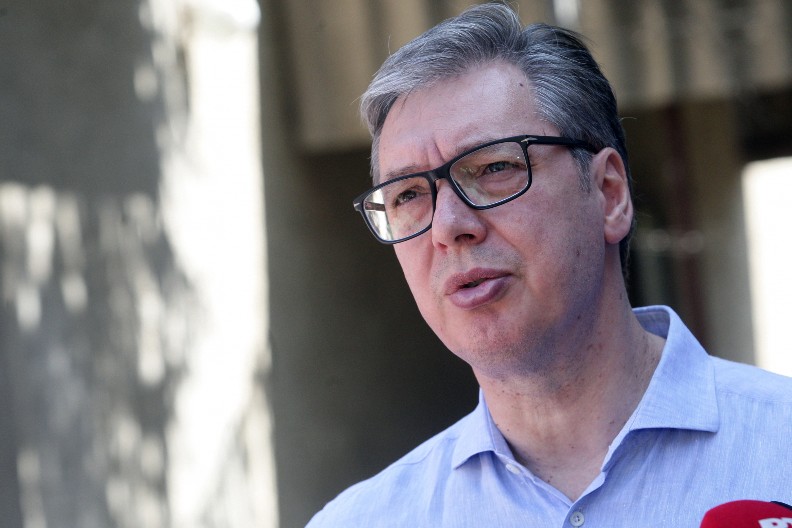 HLADAN TUŠ OČEKUJE BLOKADERE Vučić: Najavljene blokade Ekspa i Vinče su pusti snovi koji će se brzo raspršiti (VIDEO)