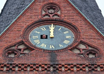 ZA SVE KOJI VERUJU U LJUBAV Evo šta znače poklopljene kazaljke na satu (SVA TUMAČENJA)