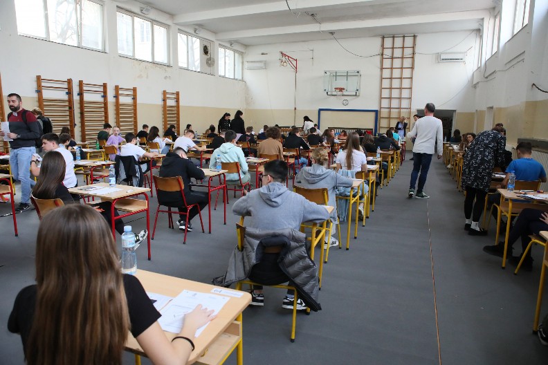 POČINJE MALA MATURA ZA OSMAKE: Sve o najvažnijem testu, koje su najveće dileme đaka
