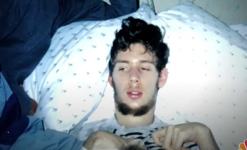 12 GODINA BIO ZAROBLJEN U SOPSTVENOM TELU Svi mislili da je biljka, a onda je čuo majku kako mu šapuće REČI KOJE LEDE KRV U ŽILAMA! (VIDEO)