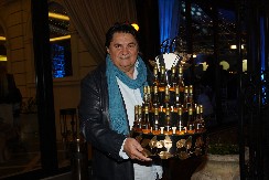 PRIČALO SE DA JE KEMIŠOVA LJUBAVNICA, A ONDA SE KONAČNO POJAVILA U JAVNOSTI!  Pevačica koju svi znate progovorila: "Ovo je moja strana priče"