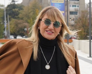 "SAŠA JE ZNAO KAKVE PROBLEME IMA, PRIMIO JE MIMO SVIH PRAVILA" Vesna Milanović oštro odgovorila pevačici koja je rekla da je Popović sabotirao